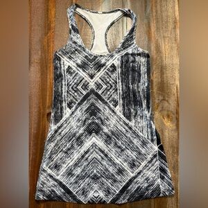 Lululemon Black & White Geometric Print Racerback Tank Top  EUC